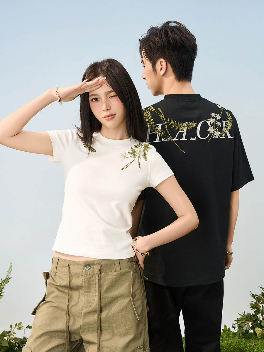 Plant-Themed Floral Embroidery Slim-Fit Round Neck Short Sleeve T-Shirt for Women - Trendy Korean Style Kids Fashion Plant-Themed Floral Embroidery Slim-Fit Round Neck Short Sleeve T-Shirt for Women - Trendy Korean Style Kids Fashion