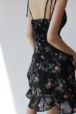 Playful Floral V-Neck Slip Dress - French Style High-Waisted Elastic Tie Long Leg Drape for Effortless Y2K Chic