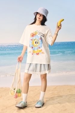 Playful Hand-Painted Apple Tree Print Loose Round Neck Short Sleeve T-Shirt for Men and Women - Casual Unisex Fashion Top