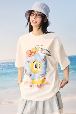 Playful Hand-Painted Apple Tree Print Loose Round Neck Short Sleeve T-Shirt for Men and Women - Casual Unisex Fashion Top