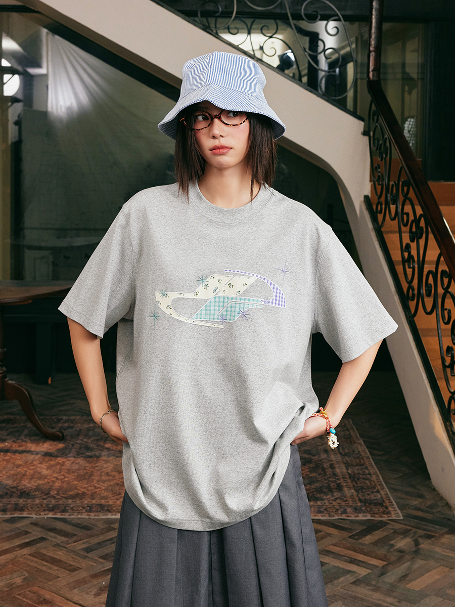 Playful Patchwork Floral Embroidered Loose Short-Sleeve T-Shirt - Energetic National Trend Couple Style, Perfect for Y2K Fashion Playful Patchwork Floral Embroidered Loose Short-Sleeve T-Shirt - Energetic National Trend Couple Style, Perfect for Y2K Fashion