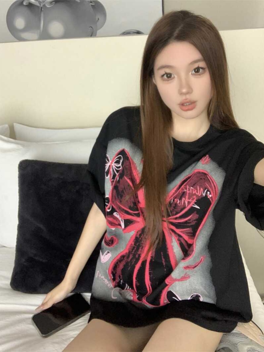 Plus Size American Retro Bow Tie Printed Cotton Short-Sleeve T-Shirt for Women - Loose Mid-Length Casual Style Top Plus Size American Retro Bow Tie Printed Cotton Short-Sleeve T-Shirt for Women - Loose Mid-Length Casual Style Top