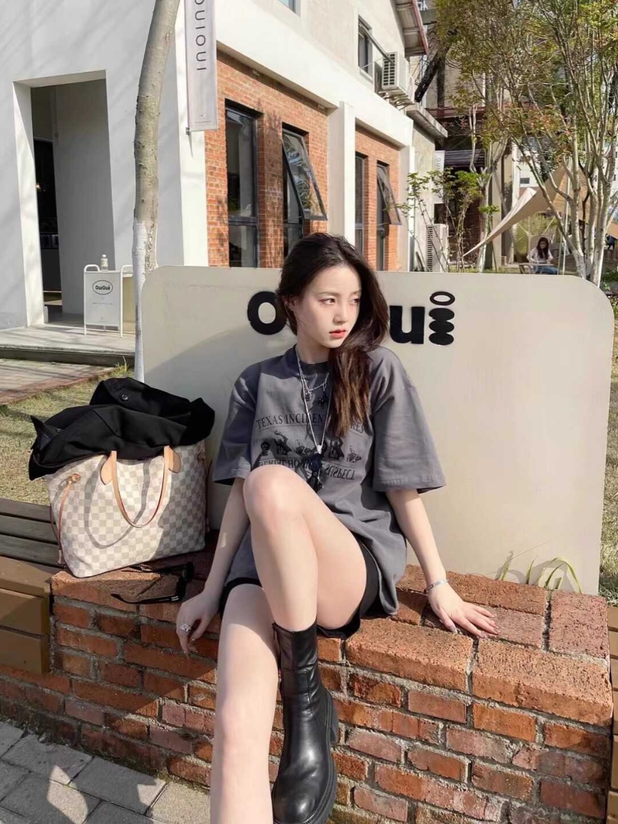 Plus-Size American Retro Cotton Short-Sleeve T-Shirt for Women - Oversized Loose Fit Summer Top, Casual Y2K Style Plus-Size American Retro Cotton Short-Sleeve T-Shirt for Women - Oversized Loose Fit Summer Top, Casual Y2K Style