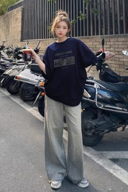 Plus-Size American Retro Hamburger Graphic T-Shirt - Trendy Oversized Unisex Short Sleeve for Couples