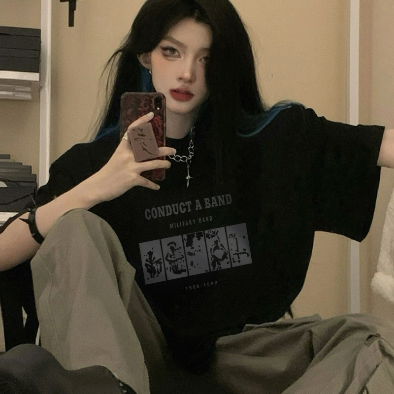 Plus-Size American Retro Hamburger Graphic T-Shirt - Trendy Oversized Unisex Short Sleeve for Couples Plus-Size American Retro Hamburger Graphic T-Shirt - Trendy Oversized Unisex Short Sleeve for Couples