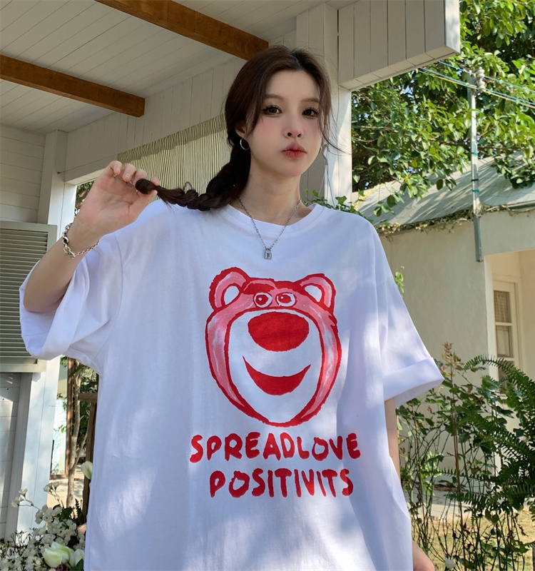 Plus Size American Retro Strawberry Bear Printed Cotton Short Sleeve T-Shirt for Women - Loose Fit Mid-Length Couple Top Plus Size American Retro Strawberry Bear Printed Cotton Short Sleeve T-Shirt for Women - Loose Fit Mid-Length Couple Top