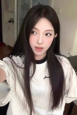 Plus Size American Retro Three-Stripe Cotton Short Sleeve T-Shirt for Women - Chic Loose Fit Hong Kong Style Top