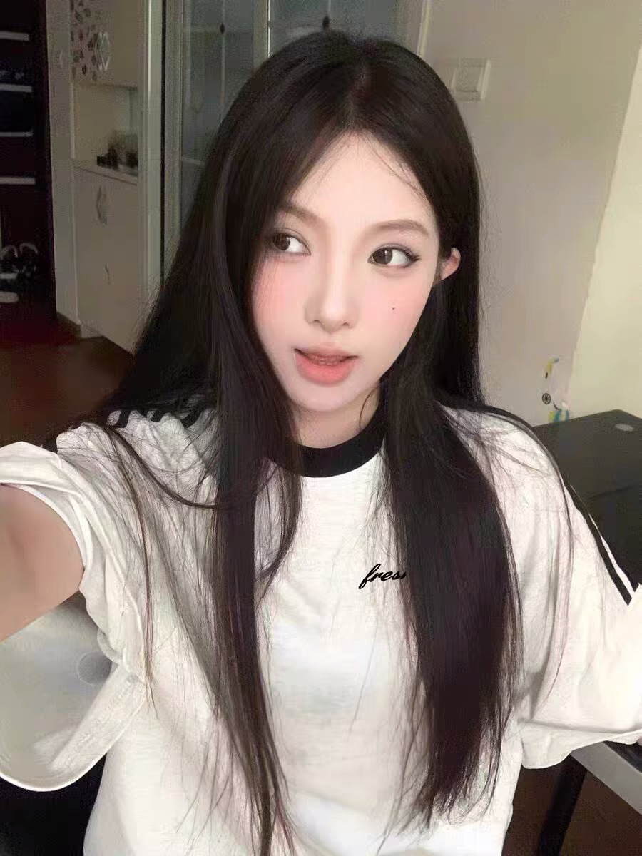 Plus Size American Retro Three-Stripe Cotton Short Sleeve T-Shirt for Women - Chic Loose Fit Hong Kong Style Top Plus Size American Retro Three-Stripe Cotton Short Sleeve T-Shirt for Women - Chic Loose Fit Hong Kong Style Top