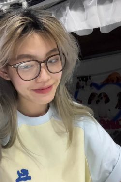 Plus Size American Vintage Cotton Raglan Short Sleeve T-Shirt for Women, Oversized Hong Kong Style Chic Top