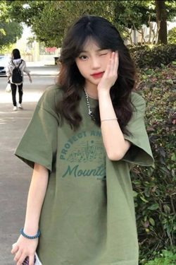 Plus Size Avocado Green Cotton Short Sleeve T-Shirt, Unisex Korean Style Loose Fit Top for Students and Plus-Size Fashion.