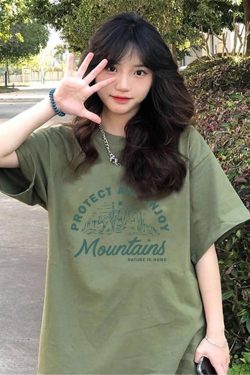 Plus Size Avocado Green Cotton Short Sleeve T-Shirt, Unisex Korean Style Loose Fit Top for Students and Plus-Size Fashion.