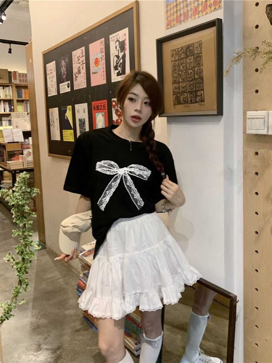 Plus-Size Black Lace Bow Short Sleeve T-Shirt - Loose Mid-Length Korean Style Top for Women Plus-Size Black Lace Bow Short Sleeve T-Shirt - Loose Mid-Length Korean Style Top for Women