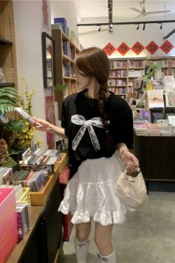 Plus-Size Black Lace Bow Short Sleeve T-Shirt - Loose Mid-Length Korean Style Top for Women