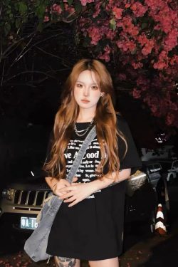 Plus Size Casual Black Cotton Short Sleeve T-Shirt for Women - Spicy Girl American Style Mid-Length Top, Lazy Hong Kong Vibe