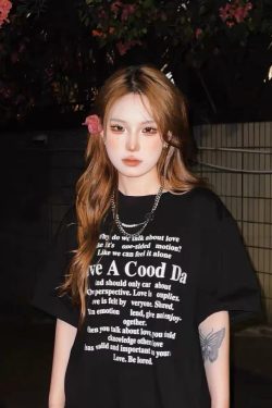 Plus Size Casual Black Cotton Short Sleeve T-Shirt for Women - Spicy Girl American Style Mid-Length Top, Lazy Hong Kong Vibe