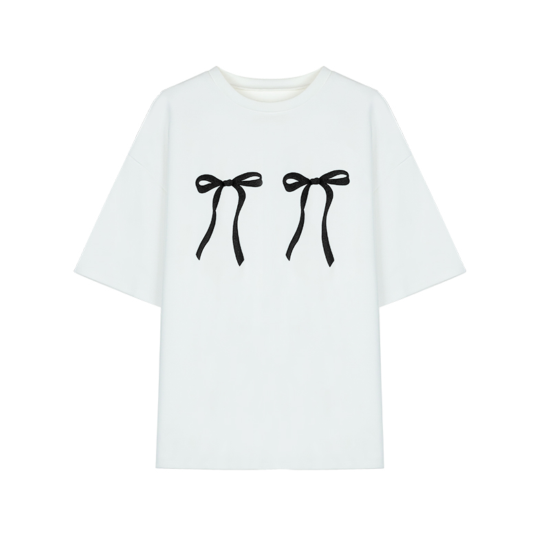 Plus Size Loose White Short-Sleeve T-Shirt for Women with Butterfly Knot Print, Harajuku Style, Casual Cotton Top for Students Plus Size Loose White Short-Sleeve T-Shirt for Women with Butterfly Knot Print, Harajuku Style, Casual Cotton Top for Students