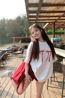 Plus Size Loose White Short-Sleeve T-Shirt for Women with Butterfly Knot Print, Harajuku Style, Casual Cotton Top for Students