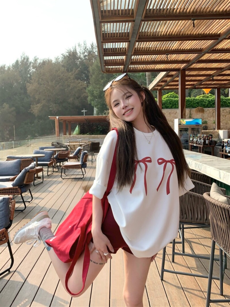 Plus Size Loose White Short-Sleeve T-Shirt for Women with Butterfly Knot Print, Harajuku Style, Casual Cotton Top for Students Plus Size Loose White Short-Sleeve T-Shirt for Women with Butterfly Knot Print, Harajuku Style, Casual Cotton Top for Students