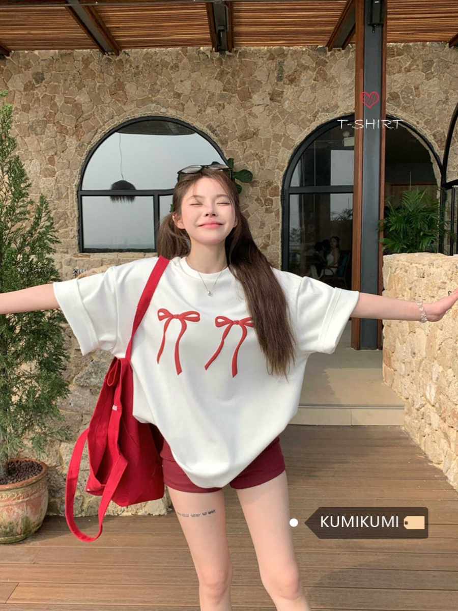 Plus Size Loose White Short-Sleeve T-Shirt for Women with Butterfly Knot Print, Harajuku Style, Casual Cotton Top for Students Plus Size Loose White Short-Sleeve T-Shirt for Women with Butterfly Knot Print, Harajuku Style, Casual Cotton Top for Students