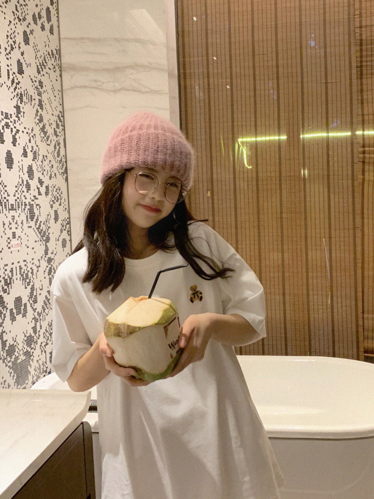 Plus Size Oversized Cotton Short Sleeve T-Shirt for Women, Loose Hong Kong Style Unisex Tee with Five-Point Sleeves, Casual Fashion Plus Size Oversized Cotton Short Sleeve T-Shirt for Women, Loose Hong Kong Style Unisex Tee with Five-Point Sleeves, Casual Fashion