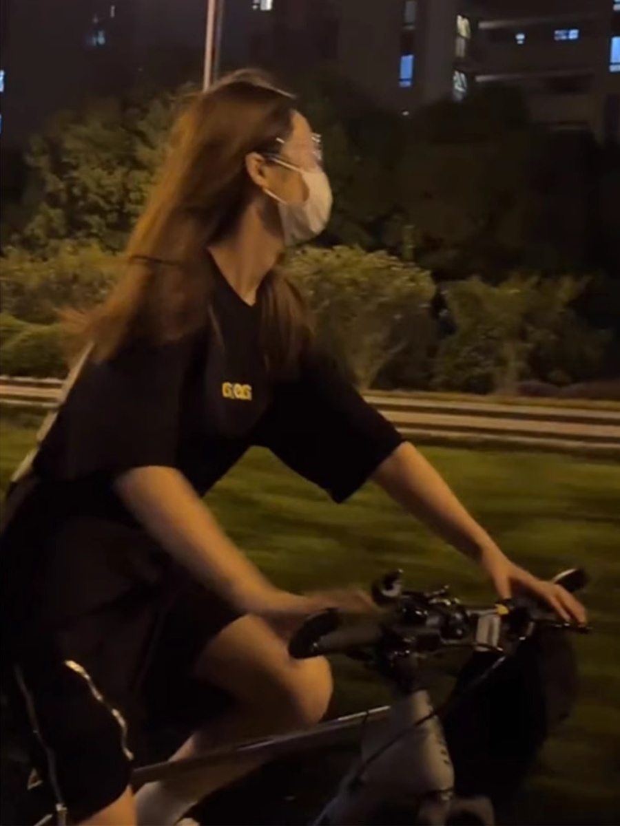 Plus Size Women's American Retro Quirky Letter Short Sleeve T-Shirt - Loose Fit High Street Style Plus Size Women's American Retro Quirky Letter Short Sleeve T-Shirt - Loose Fit High Street Style