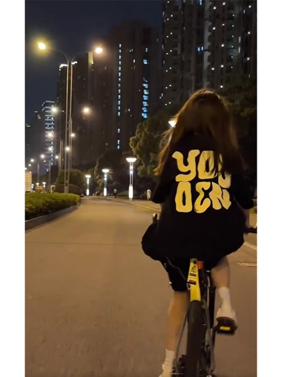 Plus Size Women's American Retro Quirky Letter Short Sleeve T-Shirt - Loose Fit High Street Style Plus Size Women's American Retro Quirky Letter Short Sleeve T-Shirt - Loose Fit High Street Style