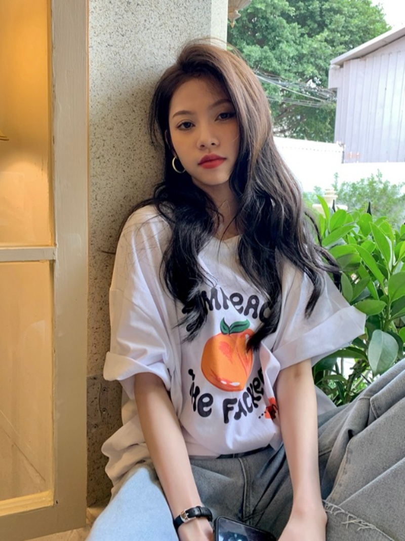 Plus Size Women's Casual Loose Short Sleeve Round Neck T-Shirt – Age-Reducing Pure Cotton Top for Chubby Girls, Summer 2025 Style Plus Size Women's Casual Loose Short Sleeve Round Neck T-Shirt – Age-Reducing Pure Cotton Top for Chubby Girls, Summer 2025 Style