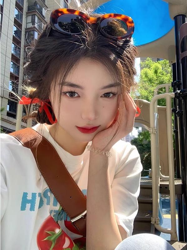 Pure Cotton Retro Tomato Fruit Print Short Sleeve T-Shirt for Men and Women, Plus Size Loose Round Neck, Casual Couple Style Pure Cotton Retro Tomato Fruit Print Short Sleeve T-Shirt for Men and Women, Plus Size Loose Round Neck, Casual Couple Style