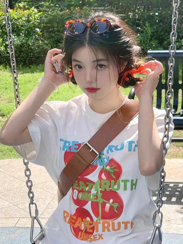 Pure Cotton Retro Tomato Fruit Print Short Sleeve T-Shirt for Men and Women, Plus Size Loose Round Neck, Casual Couple Style Pure Cotton Retro Tomato Fruit Print Short Sleeve T-Shirt for Men and Women, Plus Size Loose Round Neck, Casual Couple Style