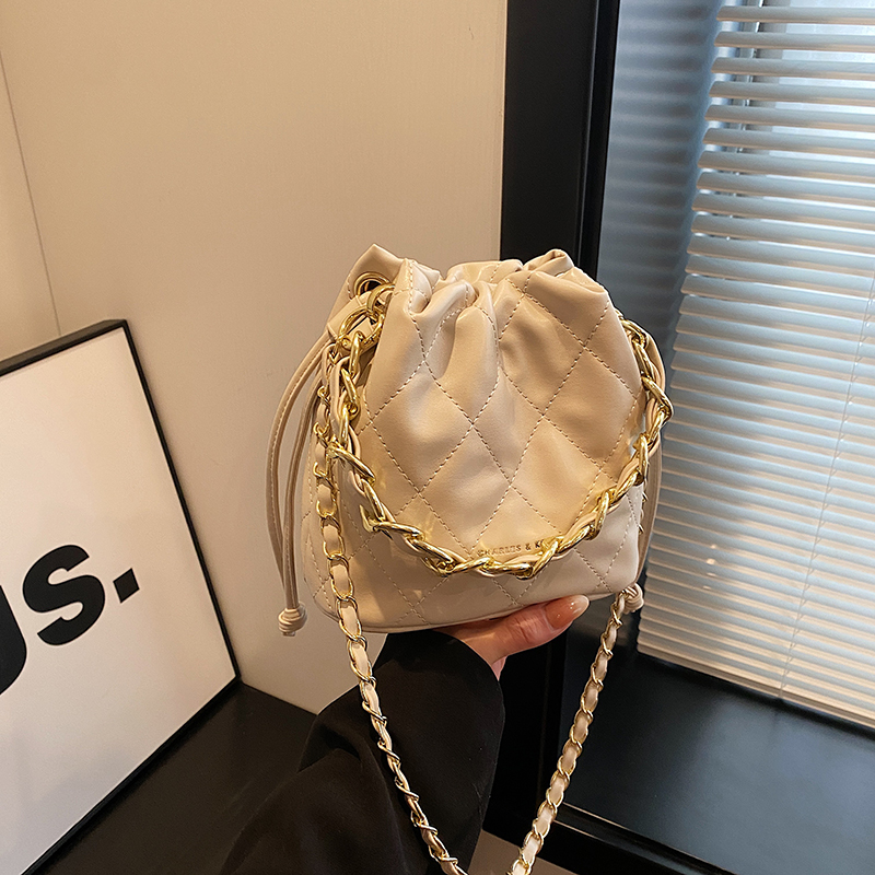 Quilted Bucket Bag for Women - Niche Fashion Chanel-Style Crossbody for Autumn/Winter 2025, Versatile High-End Design Quilted Bucket Bag for Women - Niche Fashion Chanel-Style Crossbody for Autumn/Winter 2025, Versatile High-End Design