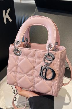 Quilted Chanel-Style Handbag for Women, 2025 Spring Versatile Shoulder Bag, High-End Crossbody Design, Fashionable Chic Accessory
