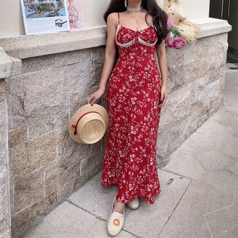 Red Floral Lace-Trimmed Waist-Cinching Camisole Long Dress - Handmade French Vintage Style for Spring/Summer 2025 Vacation Wear Red Floral Lace-Trimmed Waist-Cinching Camisole Long Dress - Handmade French Vintage Style for Spring/Summer 2025 Vacation Wear