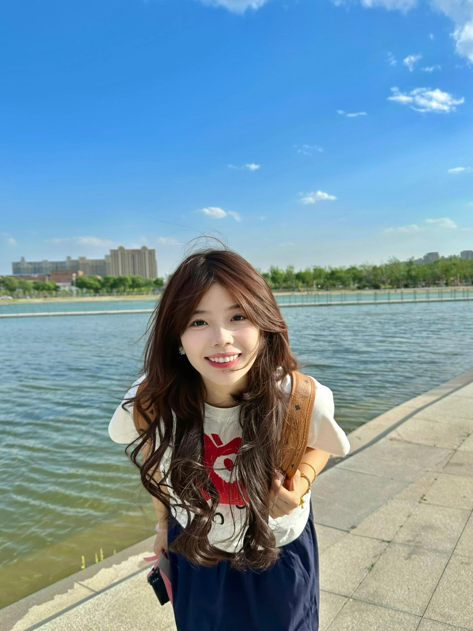 Red Floral Print Slim Fit Short Sleeve T-Shirt for Women - Casual American Style Pure Cotton Summer Top Red Floral Print Slim Fit Short Sleeve T-Shirt for Women - Casual American Style Pure Cotton Summer Top