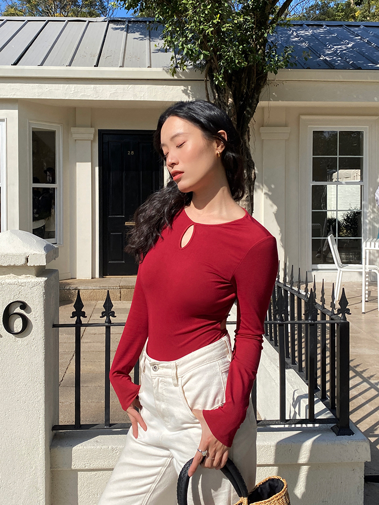 Red Hollow Out Round Neck Bodysuit for Women - Sexy Backless Long Sleeve Tight T-Shirt with Chest Pad - Y2K Fashion Red Hollow Out Round Neck Bodysuit for Women - Sexy Backless Long Sleeve Tight T-Shirt with Chest Pad - Y2K Fashion