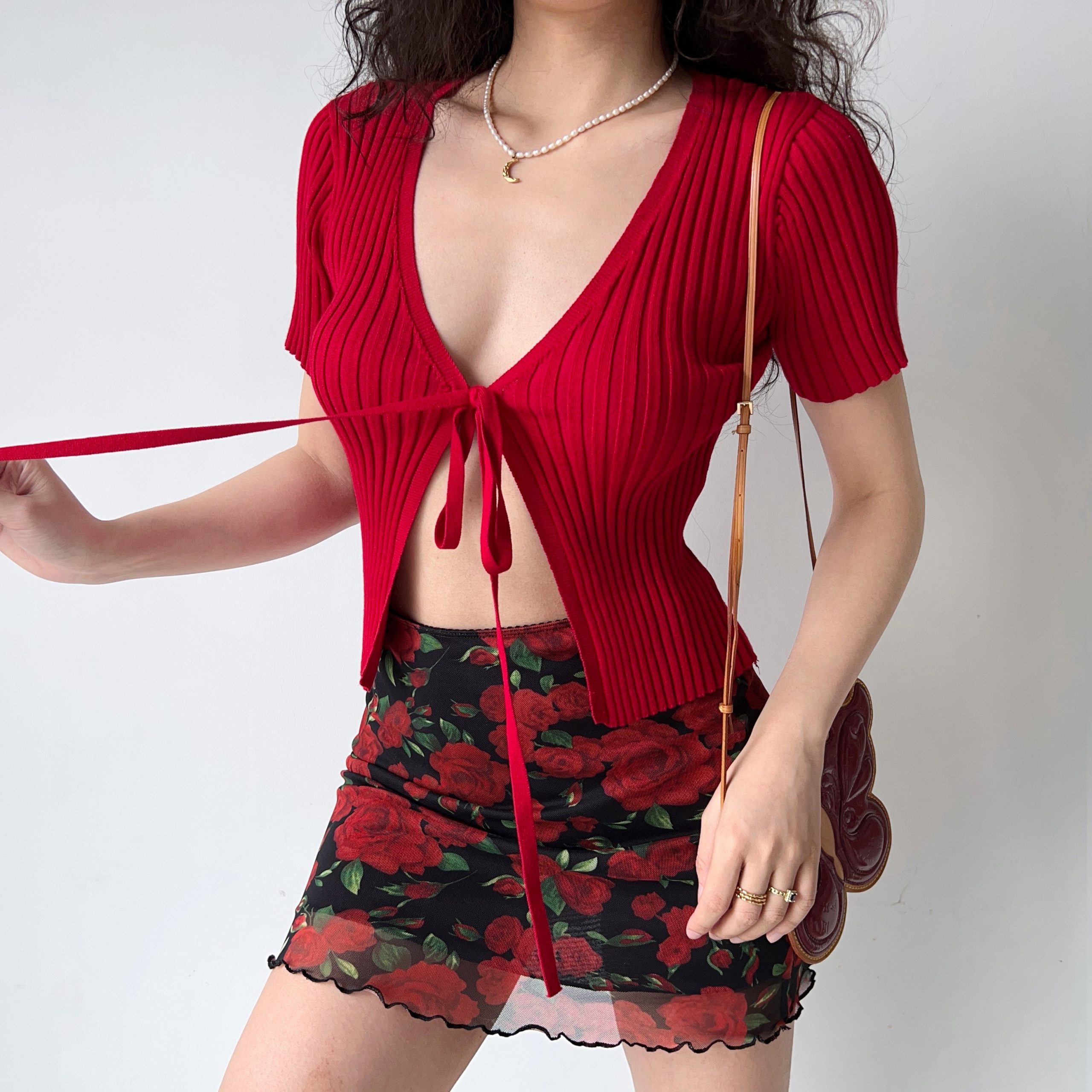 Red Knitted Cardigan for Women - Simple V-Neck, Short Sleeve, Tied Design - European and American Style, Perfect for Y2K Fashion Red Knitted Cardigan for Women - Simple V-Neck, Short Sleeve, Tied Design - European and American Style, Perfect for Y2K Fashion