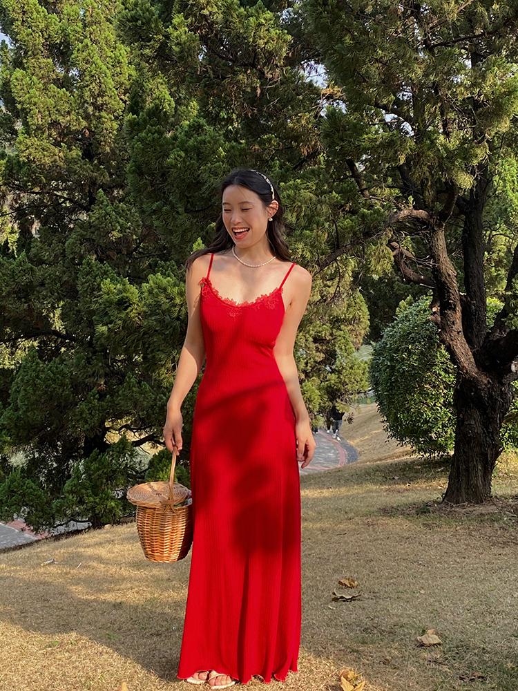 Red Lace Spaghetti Strap Dress - Fitted Waist, Long French Vacation Style with Built-In Chest Pad, Perfect for Summer Events Red Lace Spaghetti Strap Dress - Fitted Waist, Long French Vacation Style with Built-In Chest Pad, Perfect for Summer Events