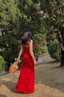 Red Lace Spaghetti Strap Dress - Fitted Waist, Long French Vacation Style with Built-In Chest Pad, Perfect for Summer Events