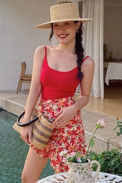 Red Spaghetti Strap Backless Tank Top for Women, Slim Fit Stretchy Sleeveless Top with Built-In Padding, Sexy Summer Style