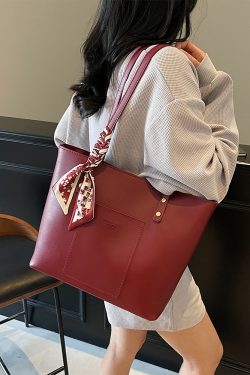 Red Women's High-End Shoulder Handbag - Large Capacity Commuting Bag for Weddings, Brides, and Bridesmaids - 2025 New Style