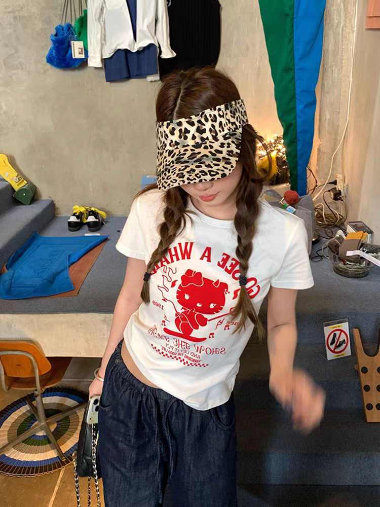 Retro American Short Sleeve Little Devil Kitty Print Round Neck Slim Fit Top for Women - Quirky Versatile Style Retro American Short Sleeve Little Devil Kitty Print Round Neck Slim Fit Top for Women - Quirky Versatile Style