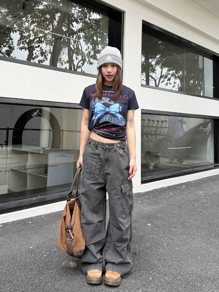 Retro American-Style Multi-Pocket Wide-Leg Work Pants for Men and Women - Casual Slimming Loose Fit Long Trousers Retro American-Style Multi-Pocket Wide-Leg Work Pants for Men and Women - Casual Slimming Loose Fit Long Trousers