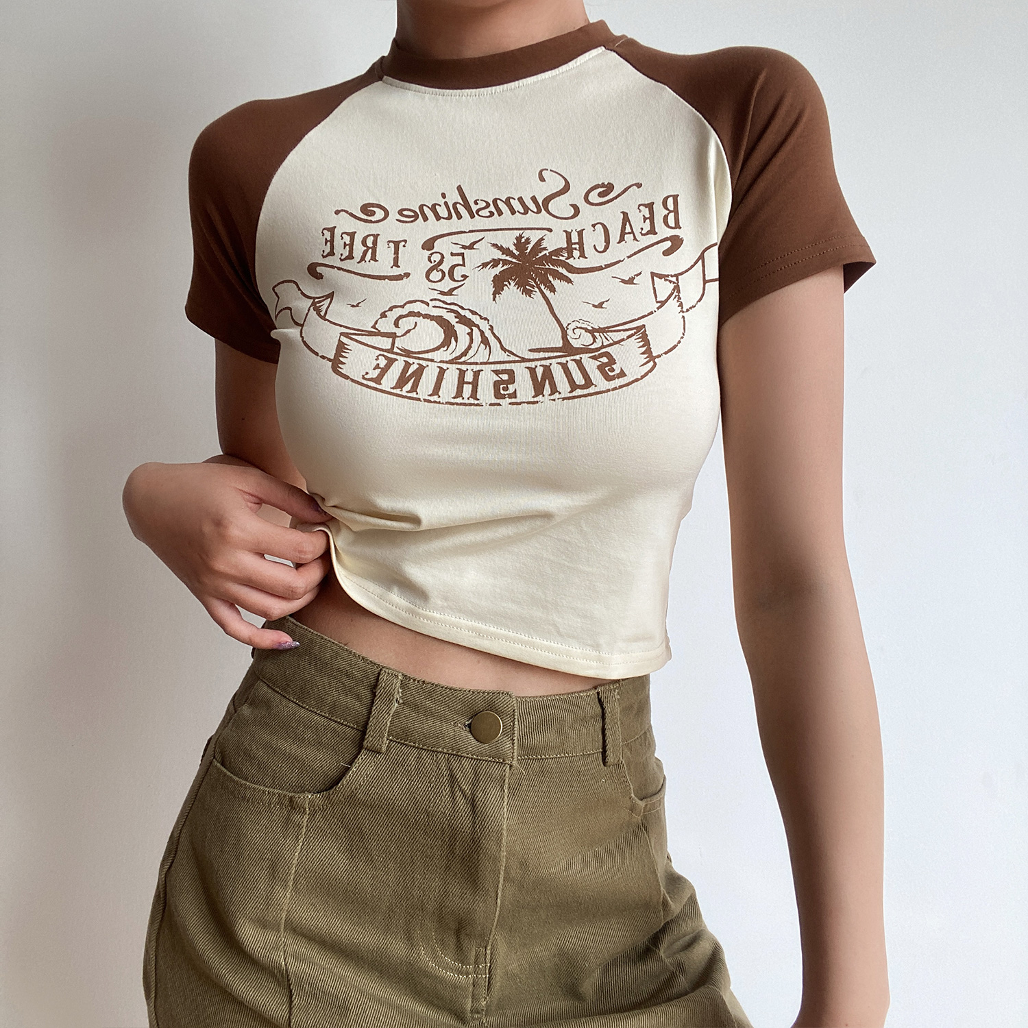 Retro Beach Wave Coconut Tree Color-Blocked Short Sleeve Raglan T-Shirt for Women - 90s Inspired Casual Top Retro Beach Wave Coconut Tree Color-Blocked Short Sleeve Raglan T-Shirt for Women - 90s Inspired Casual Top