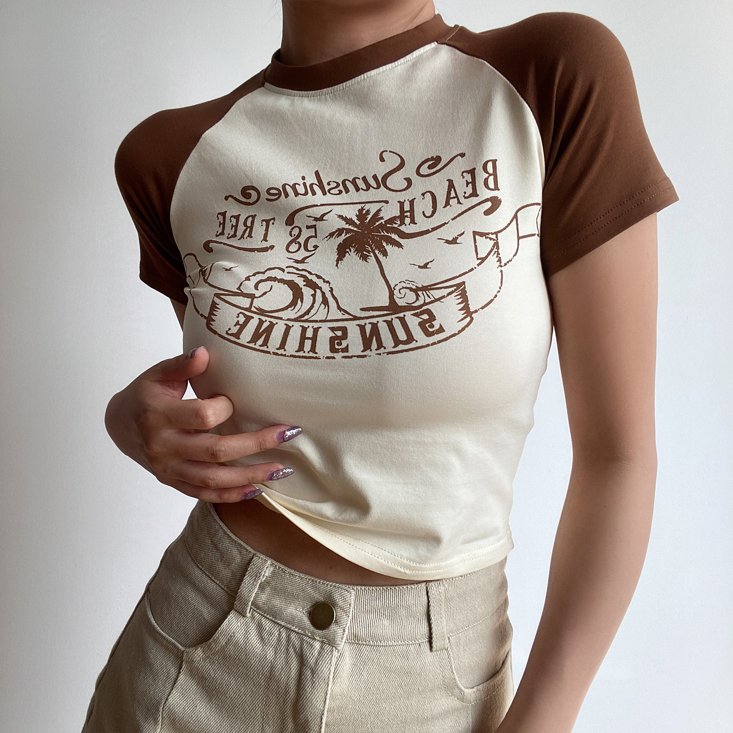 Retro Beach Wave Coconut Tree Color-Blocked Short Sleeve Raglan T-Shirt for Women - 90s Inspired Casual Top Retro Beach Wave Coconut Tree Color-Blocked Short Sleeve Raglan T-Shirt for Women - 90s Inspired Casual Top