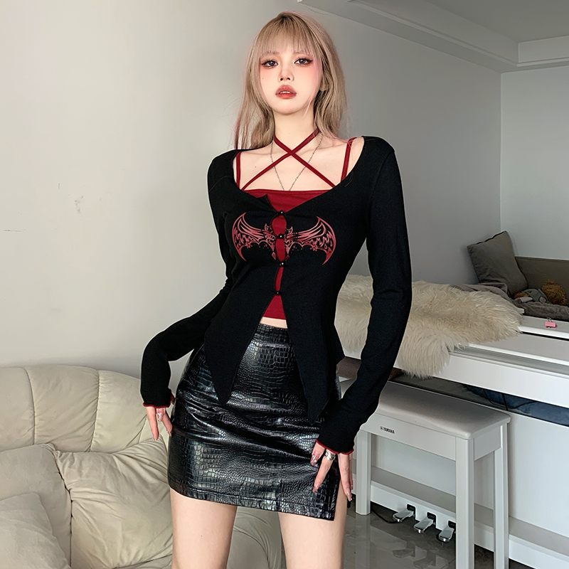 Retro Black and Red Color-Block Bat Print Two-Piece Set for Women with Irregular Hem and Camisole Top - European American Style Retro Black and Red Color-Block Bat Print Two-Piece Set for Women with Irregular Hem and Camisole Top - European American Style