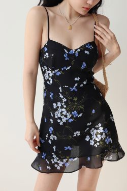 Retro Black Floral Tie Strap Slim Fit Ruffled Dress for Vacation - Sexy 90s Inspired Summer Style