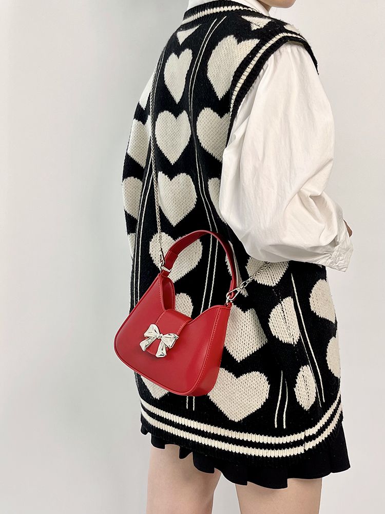 Retro Bow Crossbody Bag for Women - Exquisite Chain Design, Small Handbag, Trendy Niche Style for 2025 Retro Bow Crossbody Bag for Women - Exquisite Chain Design, Small Handbag, Trendy Niche Style for 2025