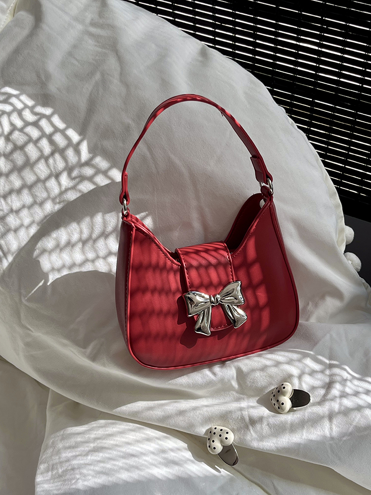 Retro Bow Crossbody Bag for Women - Exquisite Chain Design, Small Handbag, Trendy Niche Style for 2025 Retro Bow Crossbody Bag for Women - Exquisite Chain Design, Small Handbag, Trendy Niche Style for 2025