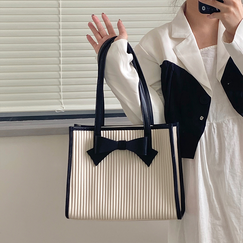Retro Bow Tote Handbag for Women - Large Shoulder Bag for Spring Summer 2025 - Trendy Vintage Style Retro Bow Tote Handbag for Women - Large Shoulder Bag for Spring Summer 2025 - Trendy Vintage Style