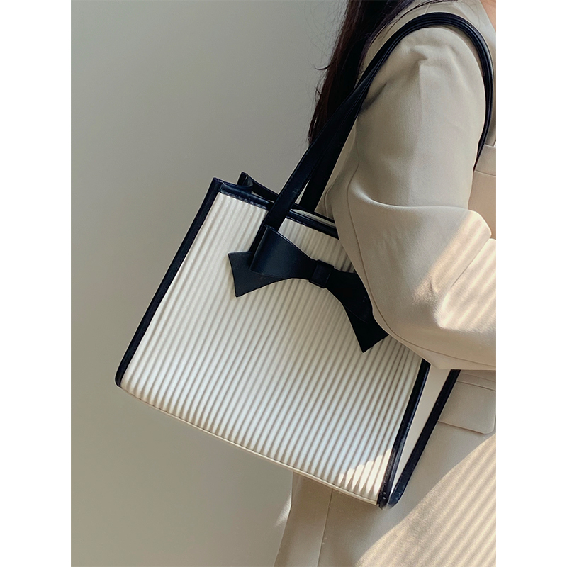 Retro Bow Tote Handbag for Women - Large Shoulder Bag for Spring Summer 2025 - Trendy Vintage Style Retro Bow Tote Handbag for Women - Large Shoulder Bag for Spring Summer 2025 - Trendy Vintage Style