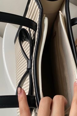 Retro Bow Tote Handbag for Women - Large Shoulder Bag for Spring Summer 2025 - Trendy Vintage Style